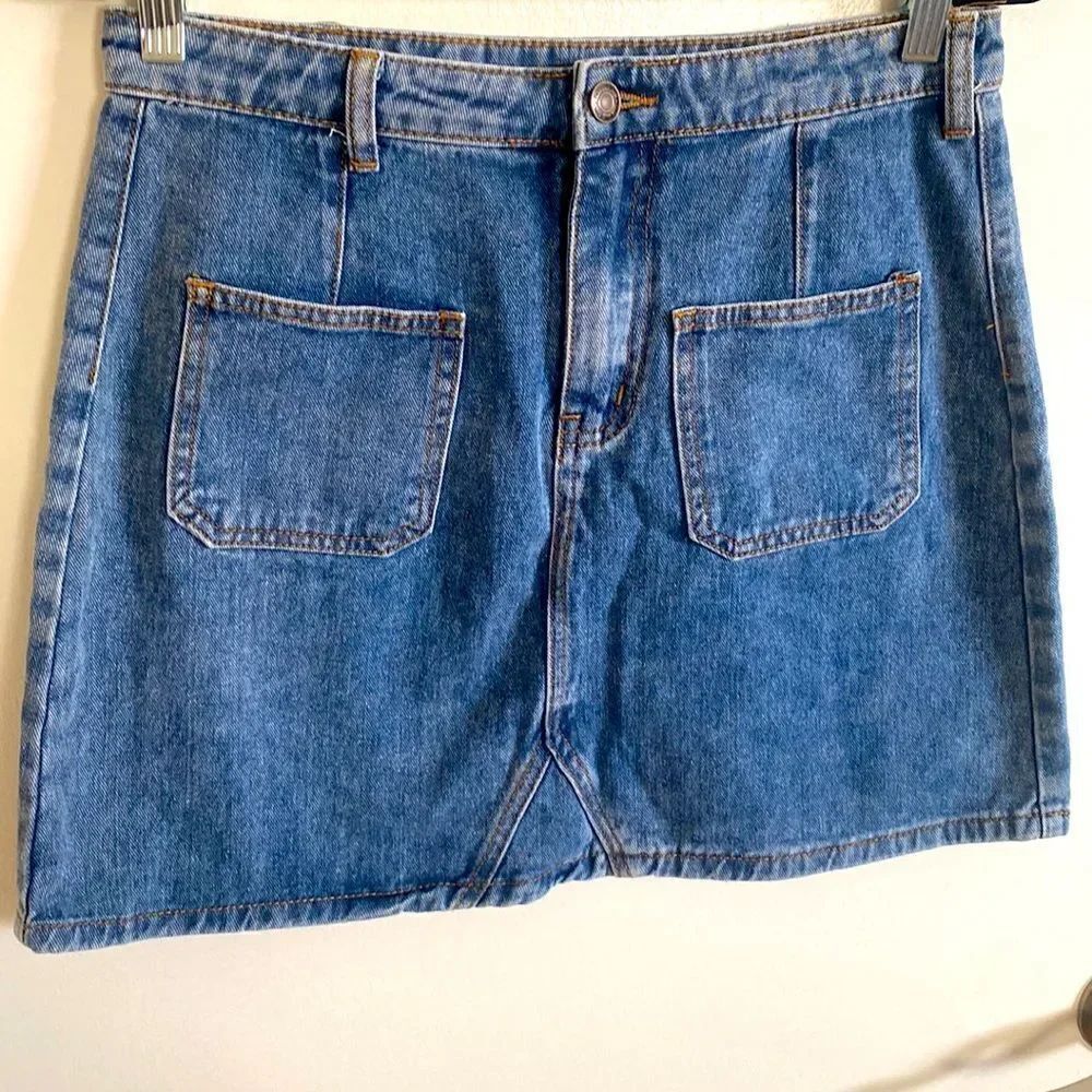 Sadie & Sage- Blue denim mini skirt with patch pocket- Size Medium